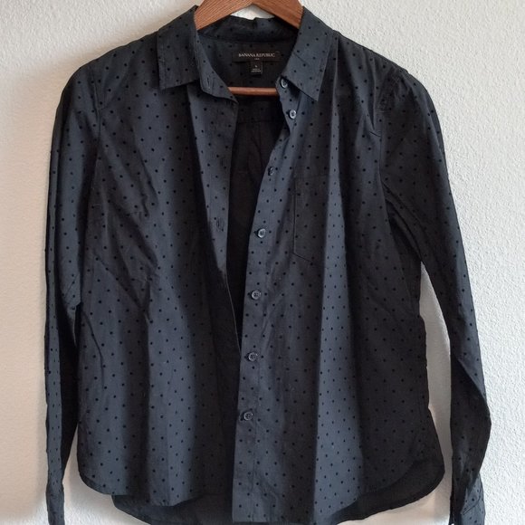 NWOT Banana Republic Black Button Down - Picture 1 of 3